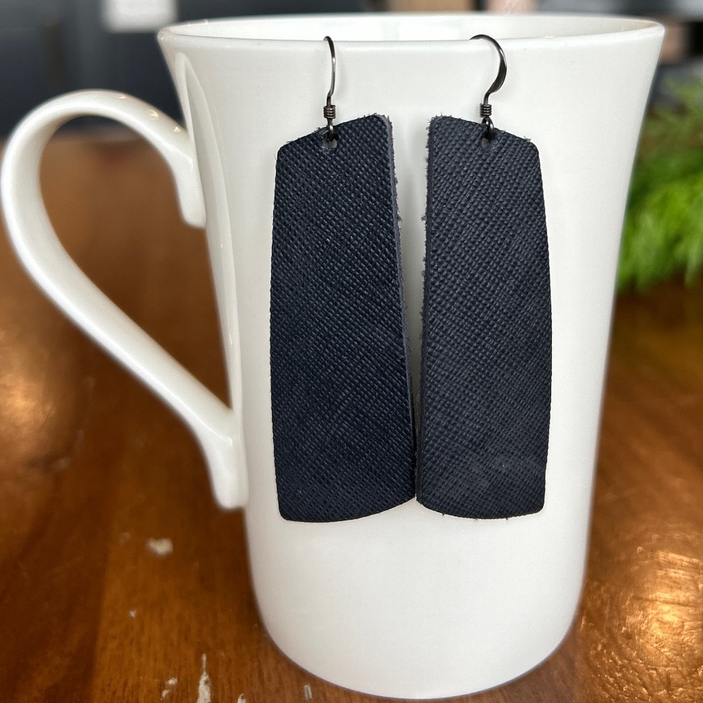 Nickel & Suede Lightweight Leather Earrings sz medium